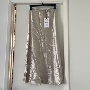 Zara Satin mid length skirt